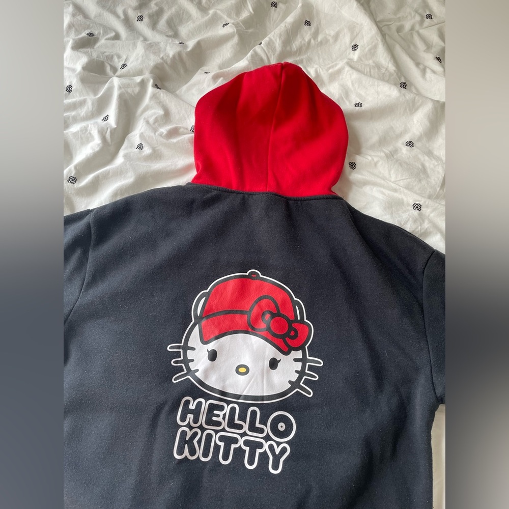 Cute Hello Kitty hoodie/sweatshirt 😻